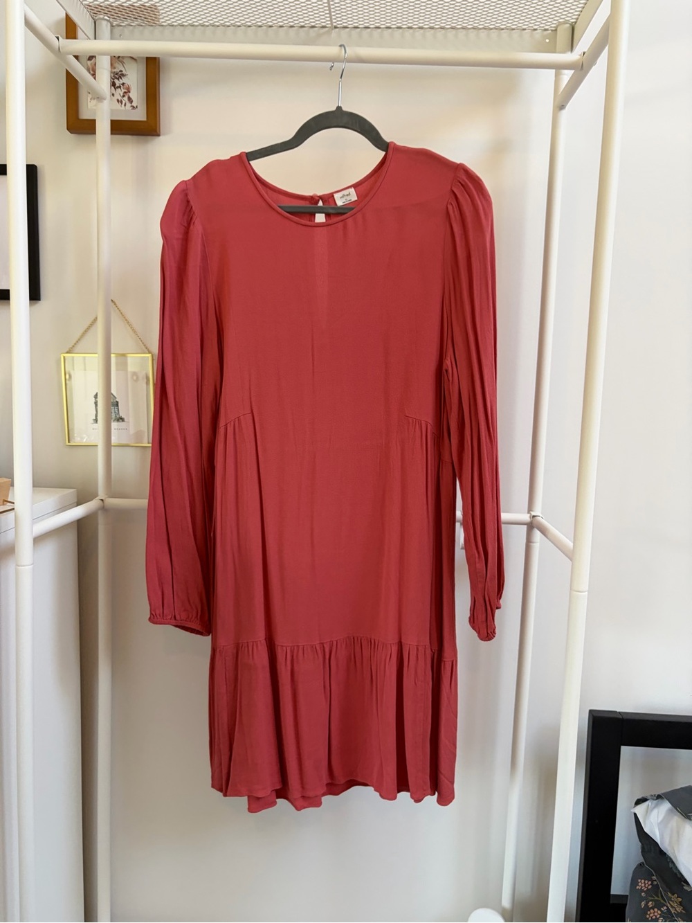 Aritzia Wilfred coral Long Sleeve Tiered Dress